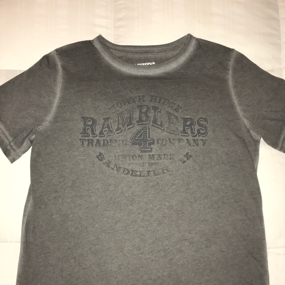 Arizona Jean Company boys shirt large.
